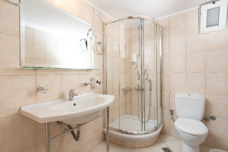 标准间侧面带海景, Pantheon City