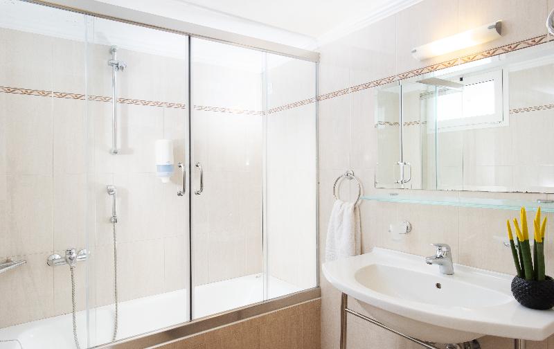 小型套房带海景, Pantheon City