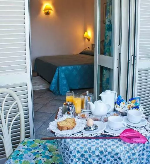 اتاق سوپریور با چشم‌انداز دریا, Punta Chiarito Resort