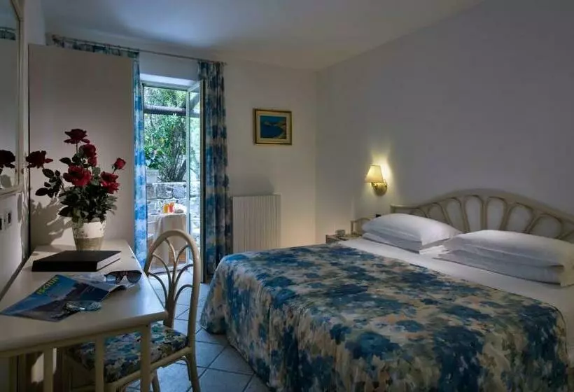 اتاق سوپریور با چشم‌انداز دریا, Punta Chiarito Resort