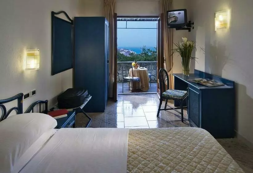 اتاق سوپریور با چشم‌انداز دریا, Punta Chiarito Resort