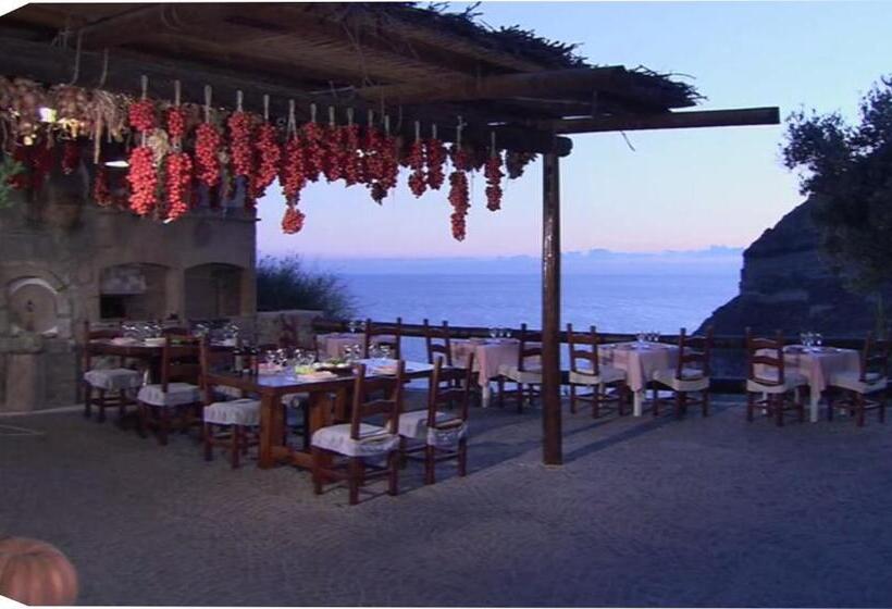 Номер Комфорт Вид на Море, Punta Chiarito Resort