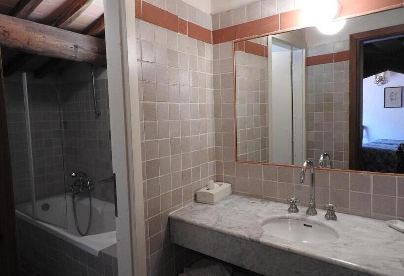 غرفة قياسية ثلاثية, Relais Borgo Di Toiano