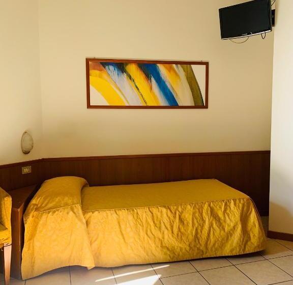 اتاق استاندارد یک نفره, San Siro Fiera