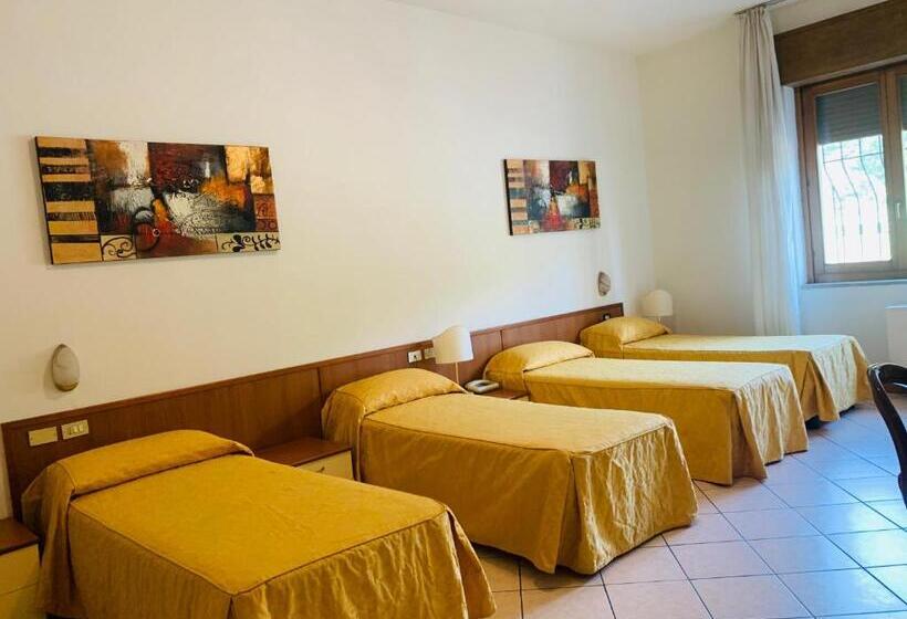 اتاق خانوادگی, San Siro Fiera