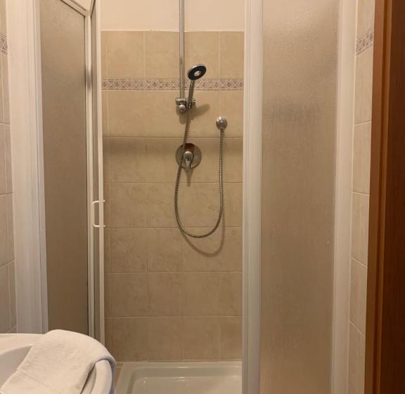 اتاق خانوادگی, San Siro Fiera