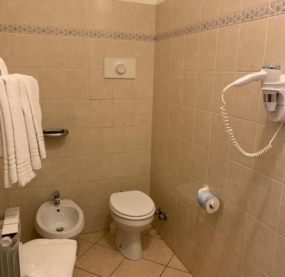 اتاق خانوادگی, San Siro Fiera