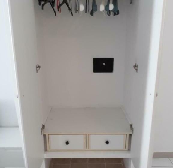 스탠다드 스튜디오, Skoufezis Studios