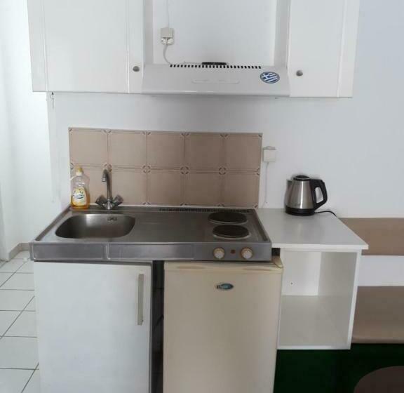 스탠다드 스튜디오, Skoufezis Studios