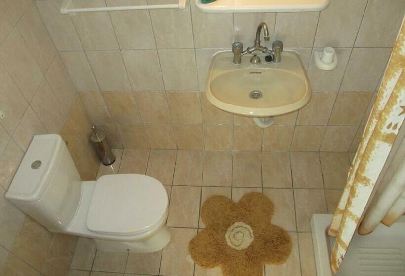 스탠다드 스튜디오, Skoufezis Studios