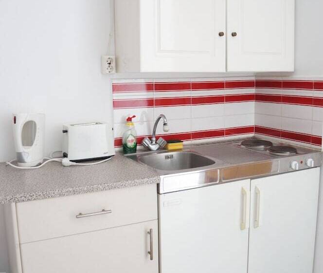 스탠다드 스튜디오, Skoufezis Studios