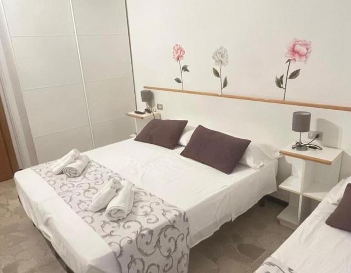 Triple Room Sea View, Hotel Villa Nicole