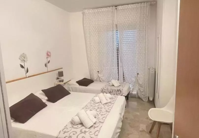 Triple Room Sea View, Hotel Villa Nicole