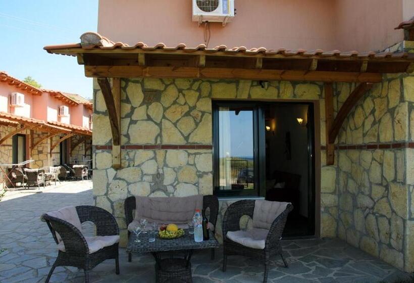 דירת חדר, Village Mare