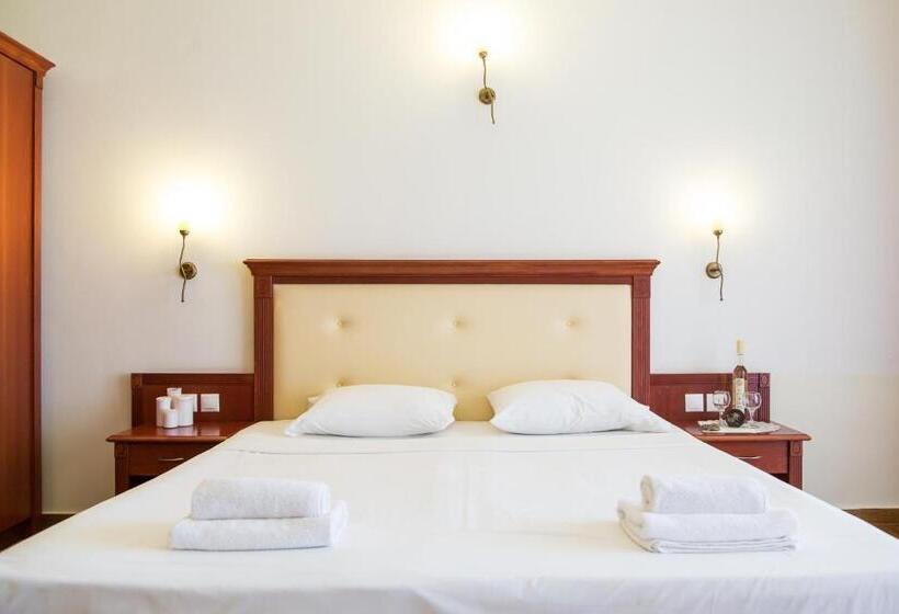 חדר דלוקס, Village Mare