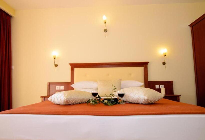 חדר דלוקס, Village Mare