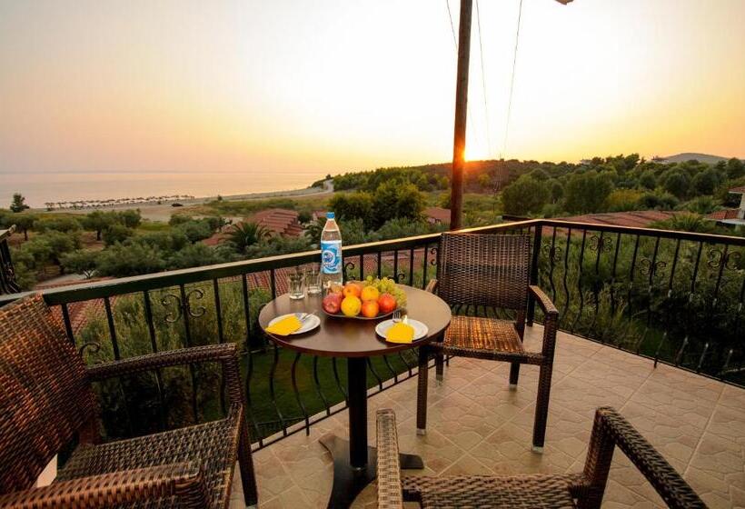 Номер Стандарт Трехместный, Village Mare