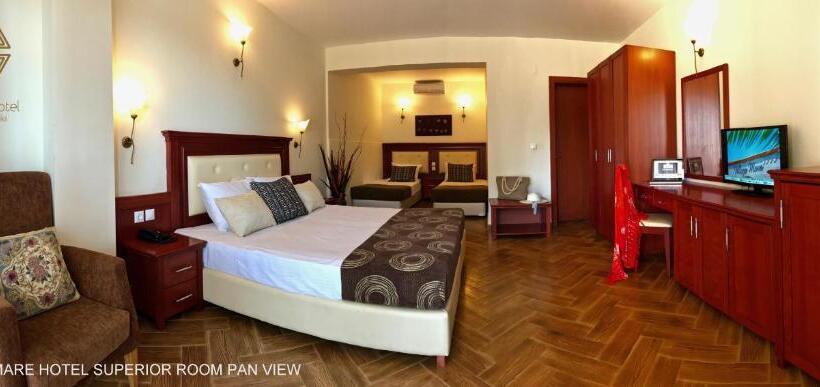 חדר סופריור לשלושה, Village Mare