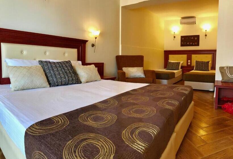 חדר סופריור לשלושה, Village Mare