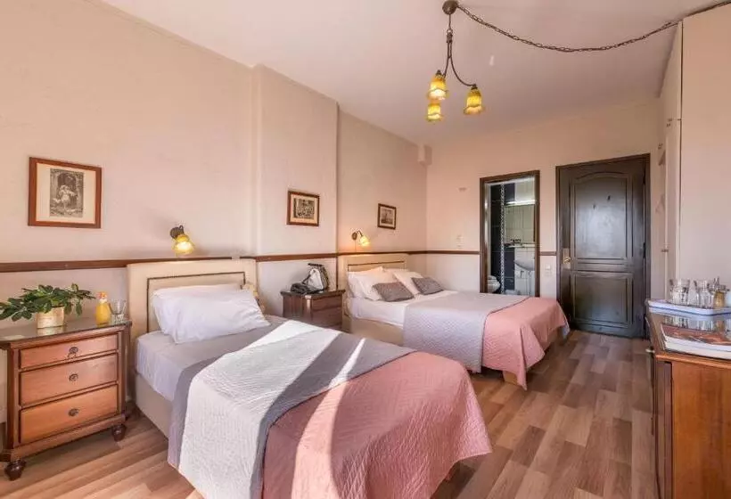 Standard Kolmen Hengen Huone, Jolly Hotel