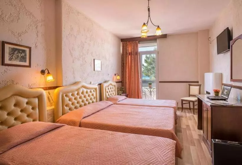 Perhehuone, Jolly Hotel