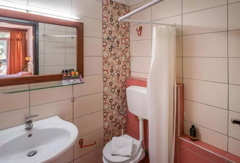 Perhehuone, Jolly Hotel