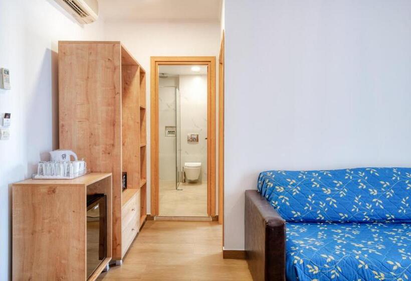 Familie Værelse, Oscar