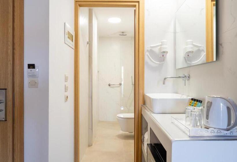 Familie Værelse, Oscar