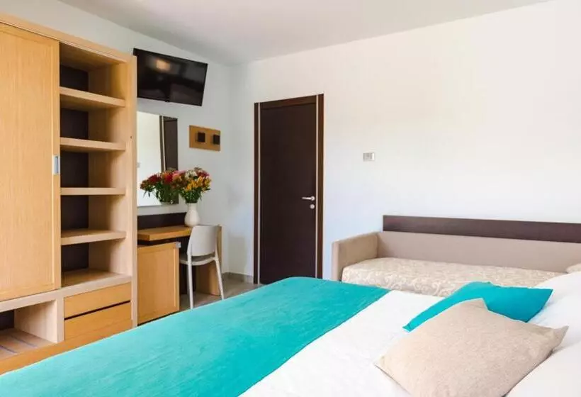 اتاق راحتی سه تخته, Riva Marina Resort   Cdshotels