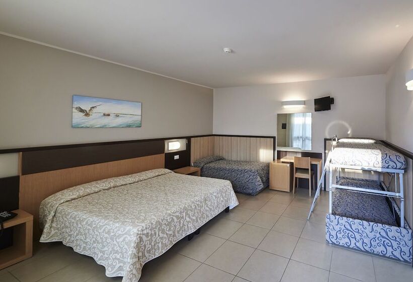 Номер Комфорт, Riva Marina Resort   Cdshotels