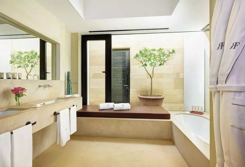 سوئیت کلاسیک, Verdura Resort