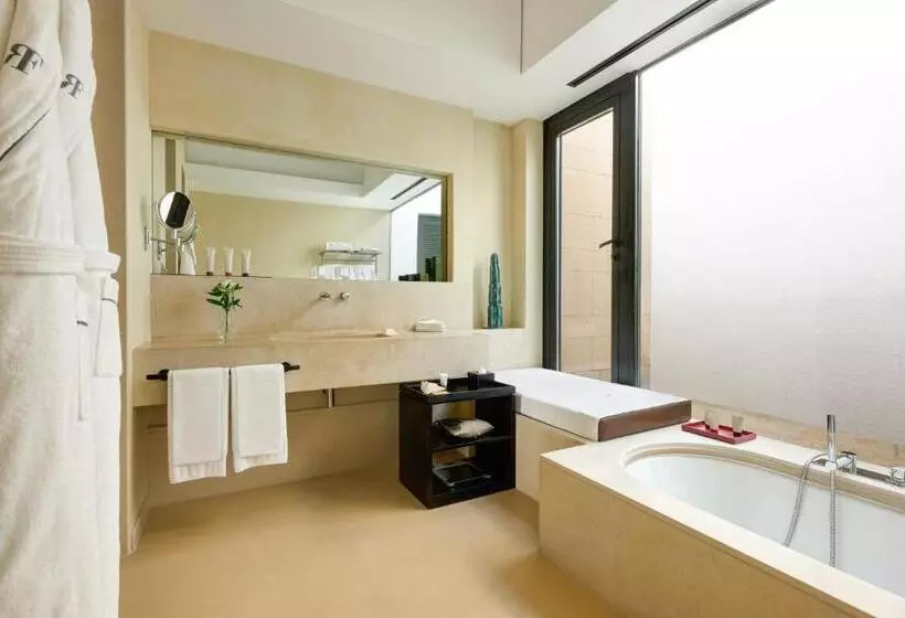 اتاق سوپریور با چشمانداز دریا, Verdura Resort