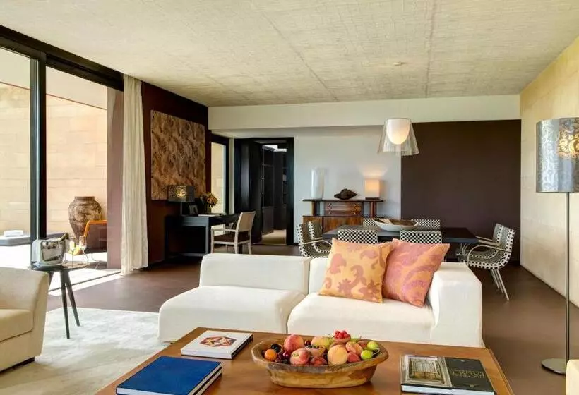 سوئیت جونیور با تراس, Verdura Resort