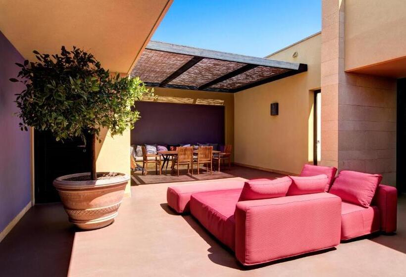 جناح جونيور مزوَّد بتراس, Verdura Resort