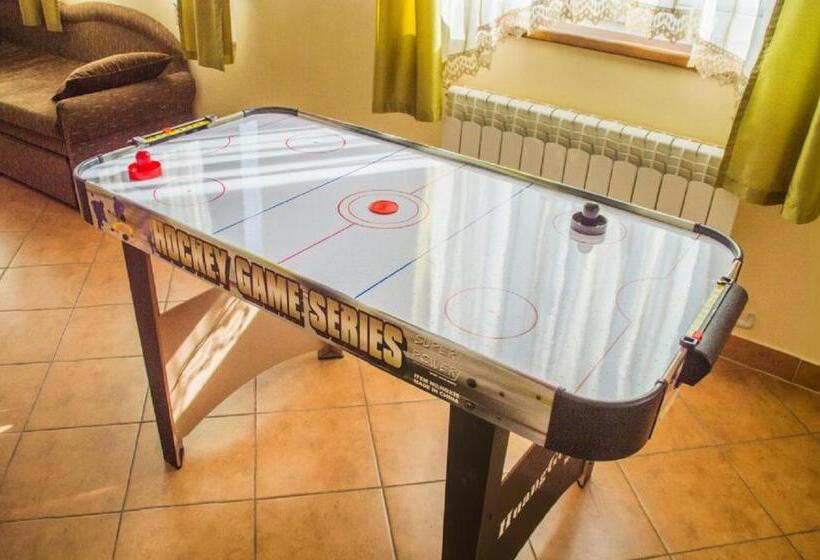 غرفة قياسية مزوَّدة بشُرفة, Willa Modra