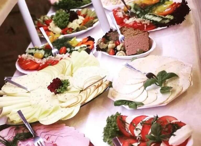 غرفة قياسية مزوَّدة بشُرفة, Willa Modra