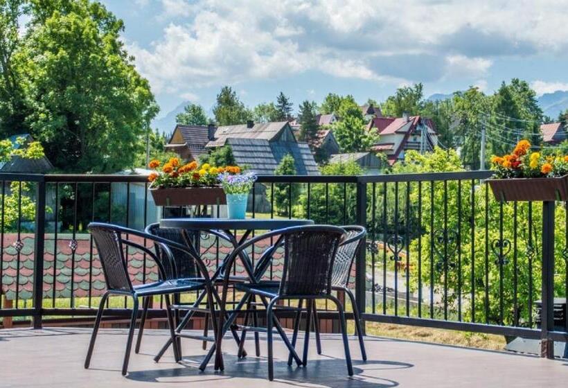 غرفة قياسية, Willa Modra