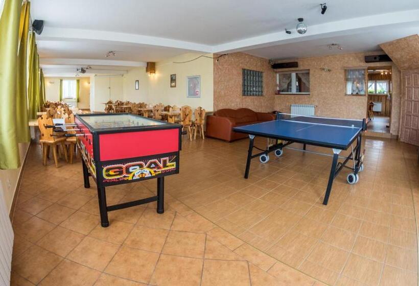 غرفة قياسية, Willa Modra