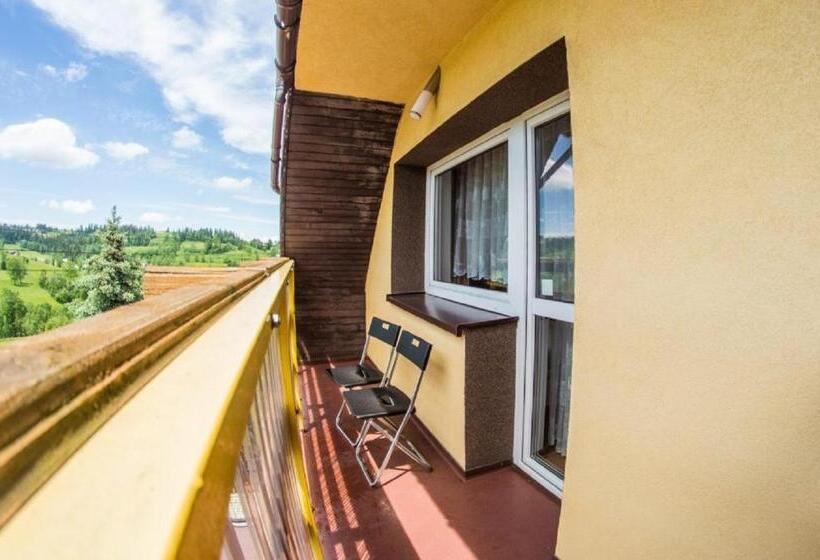 غرفة قياسية ثلاثية مزودة بشرفة, Willa Modra