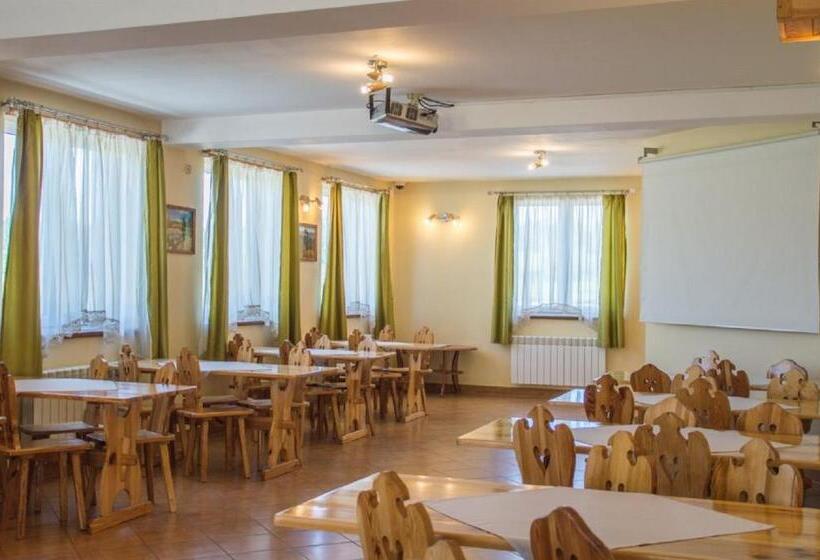 إستوديو قياسى ذو إطلالة, Willa Modra