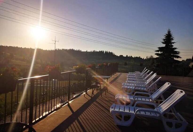 إستوديو قياسى ذو إطلالة, Willa Modra