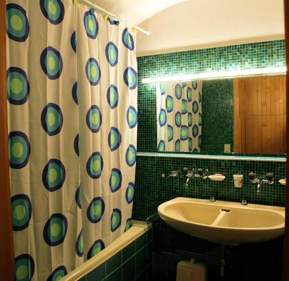 اتاق استاندارد یک تخته با سرویس بهداشتی مشترک, Arche De Noé B&b