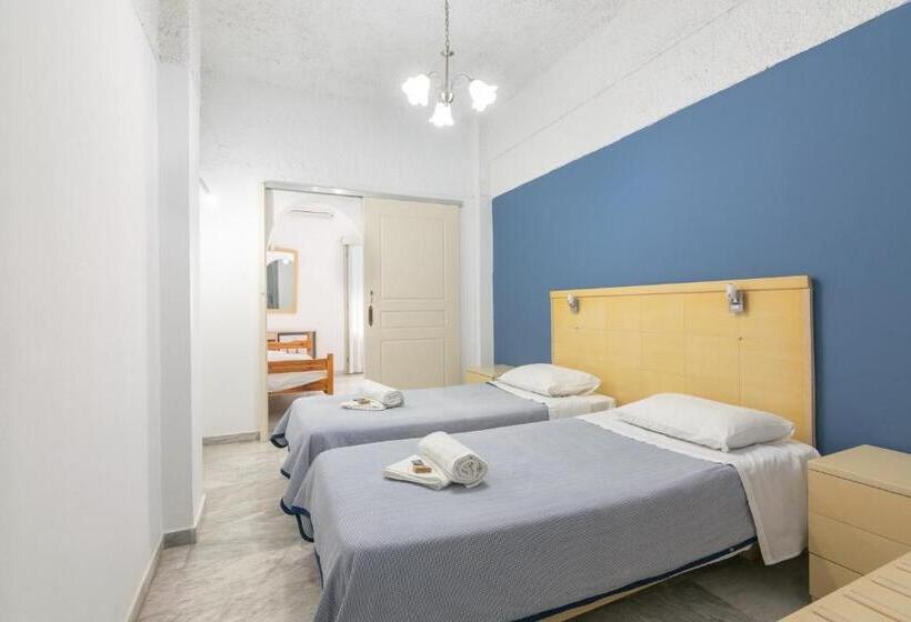 Chambre Quadruple Standard, Carlos Pension