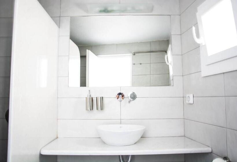 اتاق سوپریور, Carlos Pension