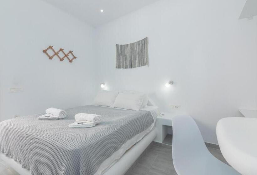 Chambre Supérieure, Carlos Pension