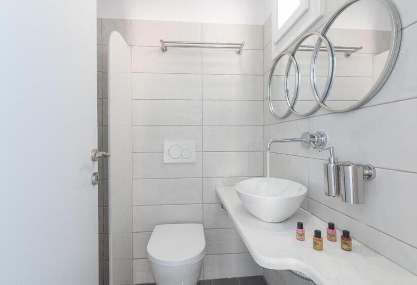 اتاق سوپریور, Carlos Pension