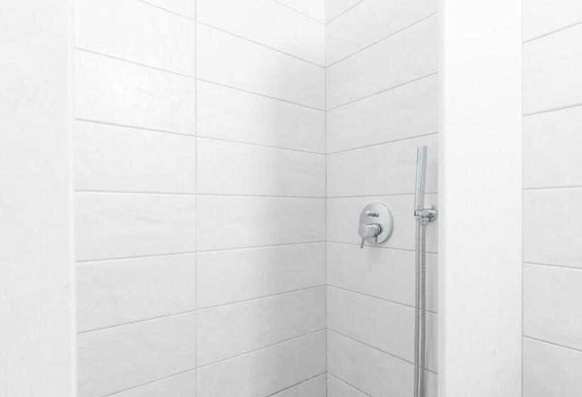 اتاق سوپریور, Carlos Pension