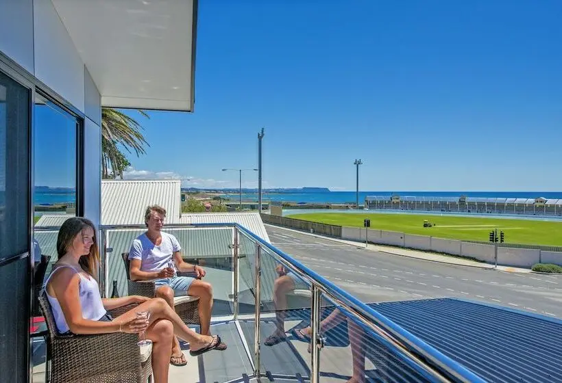 1 Bedroom Deluxe Apartment Sea View, Burnie By The Bay Apartments