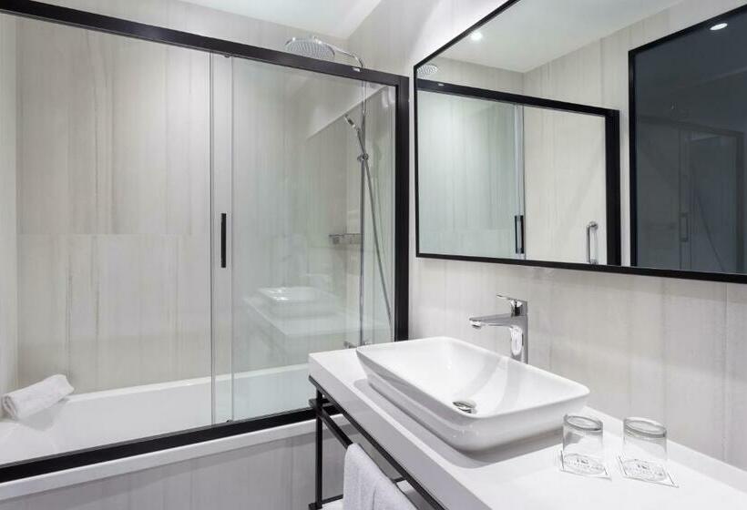 سوییت جونیور, Eurostars Guadalquivir