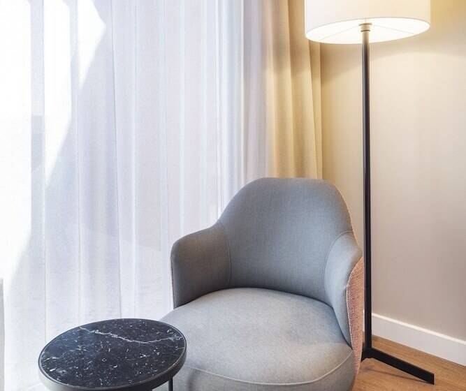 سوییت جونیور, Eurostars Guadalquivir